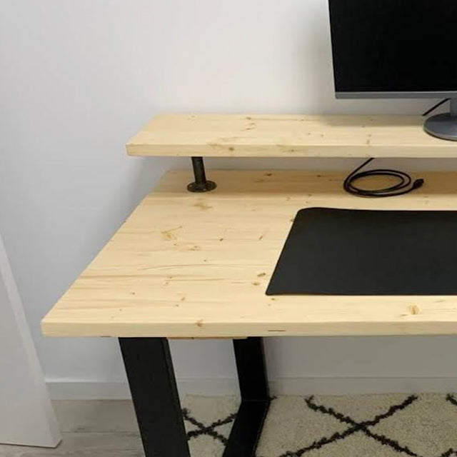 Escritorio Jalo de canto Recto con estante