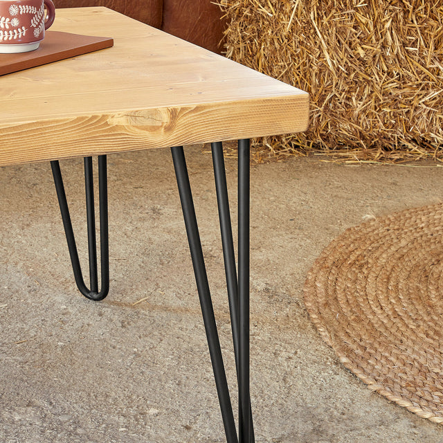 Waunan Straight Edge Table