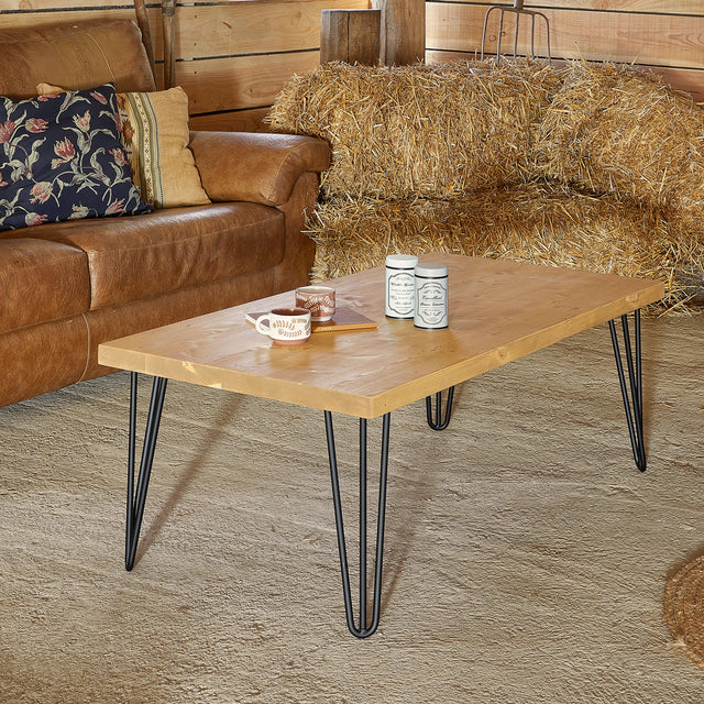 Waunan Straight Edge Table