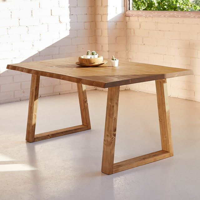 Mesa Guanaca de canto Irregular