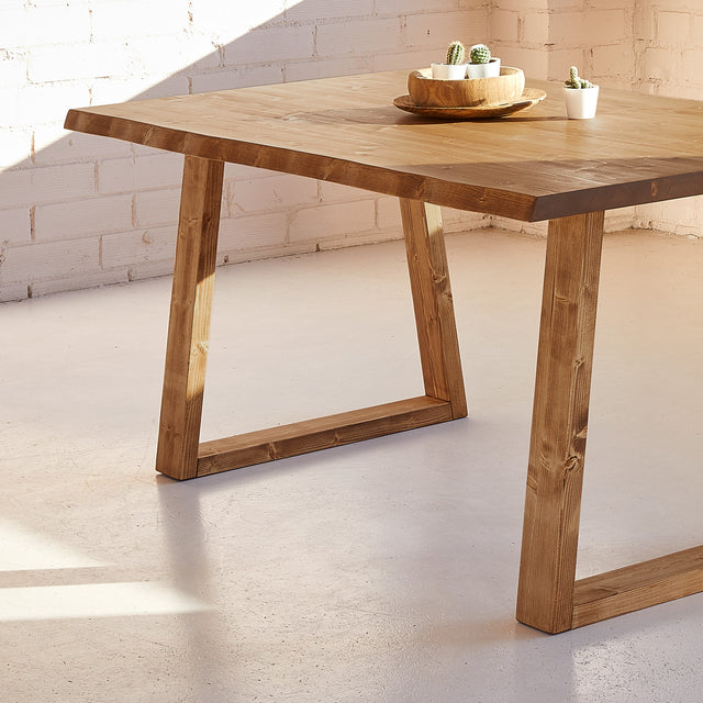 Mesa Guanaca de canto Irregular