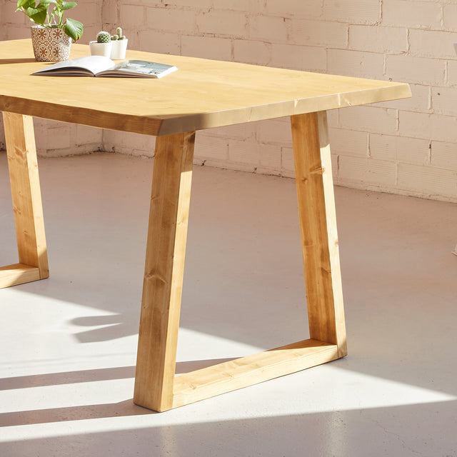 Mesa Guanaca de canto Irregular