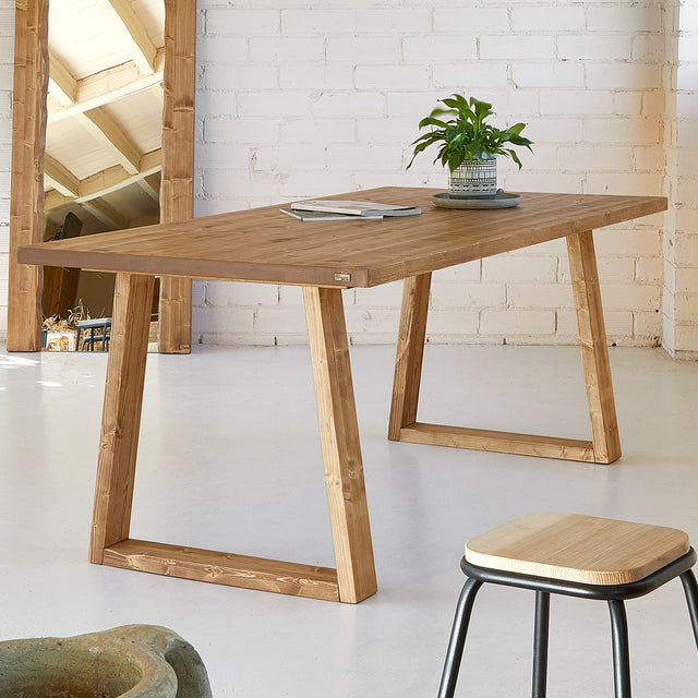 Mesa Guane de canto Recto