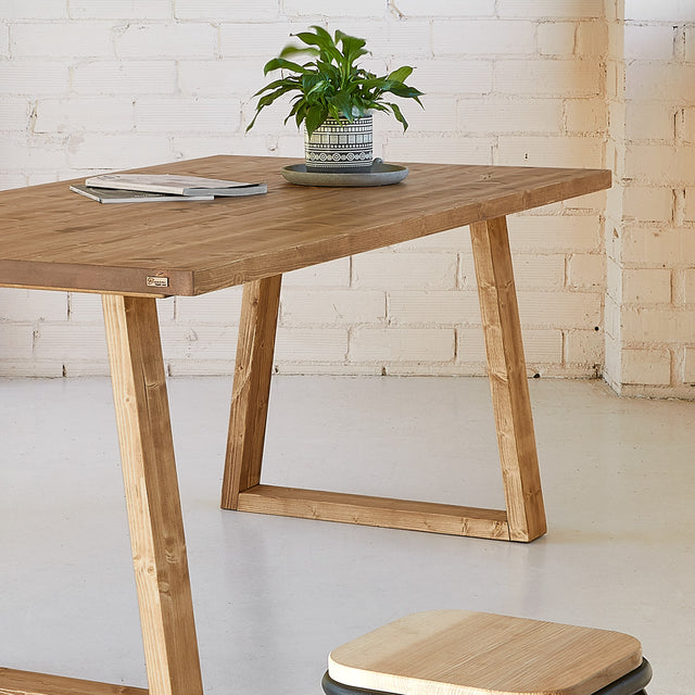 Mesa Guane de canto Recto