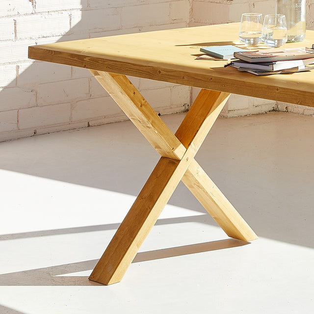 Mesa Urabá de canto Recto