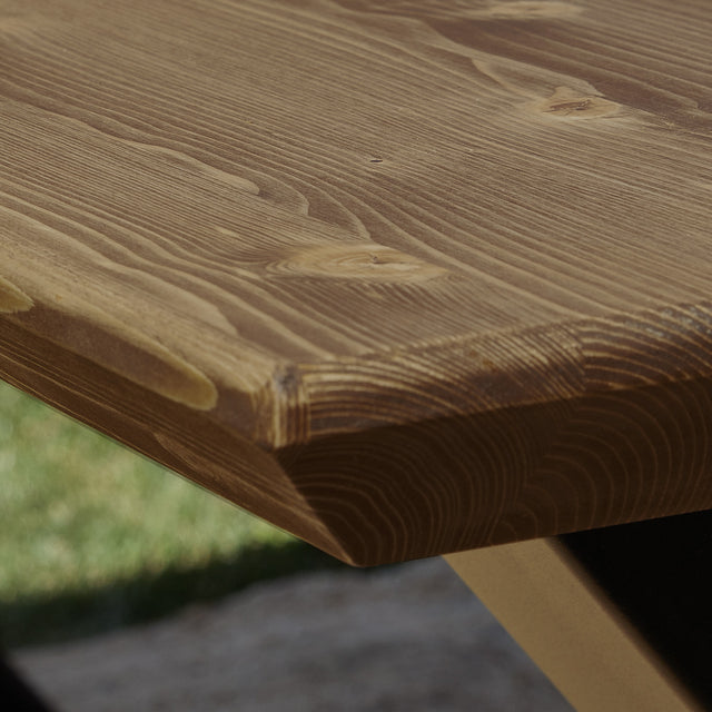 Beveled edge Maku table